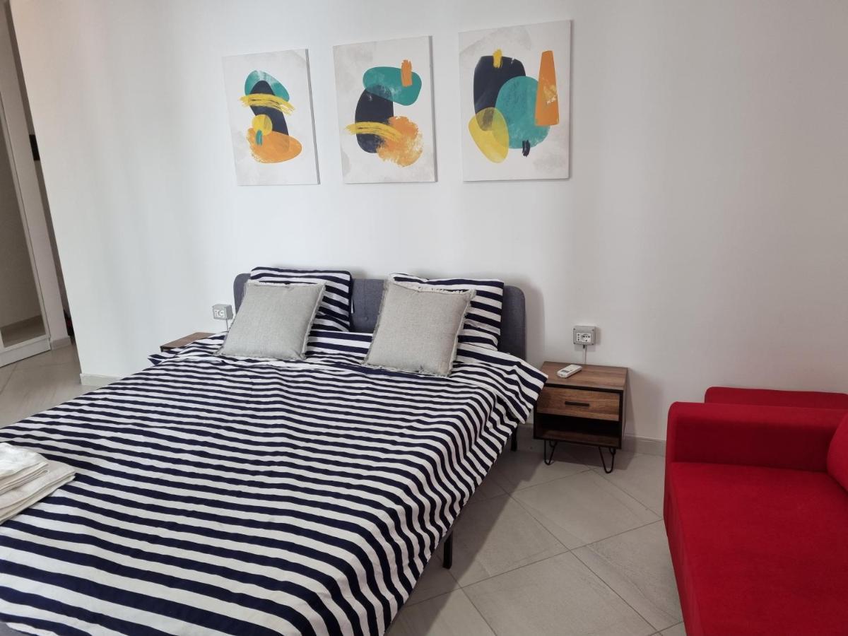 New Modern Studio In Central Tirana Apartment ภายนอก รูปภาพ